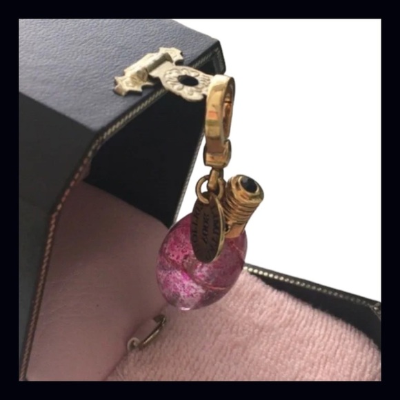 Juicy Couture Limited Edition Light Bulb Charm - Picture 4 of 15